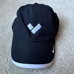 Nike Dri-Fit Adult Unisex Heritage 86 Cap Black Strapback V Logo Golf